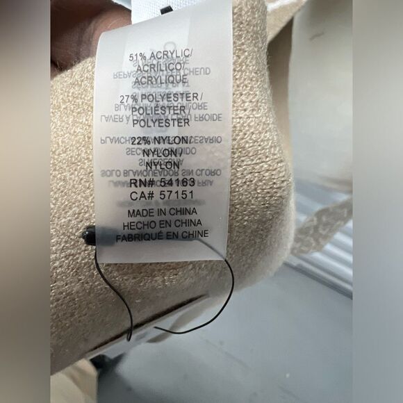 NWT Calvin Klein Logo Jacquard Scarf Reversible Heathered Almond Beige - Picture 7 of 10